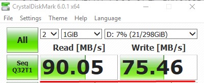 Prikaz sekvenčnega branja in pisanja v programu CrystalDiskMark na trdi disk.